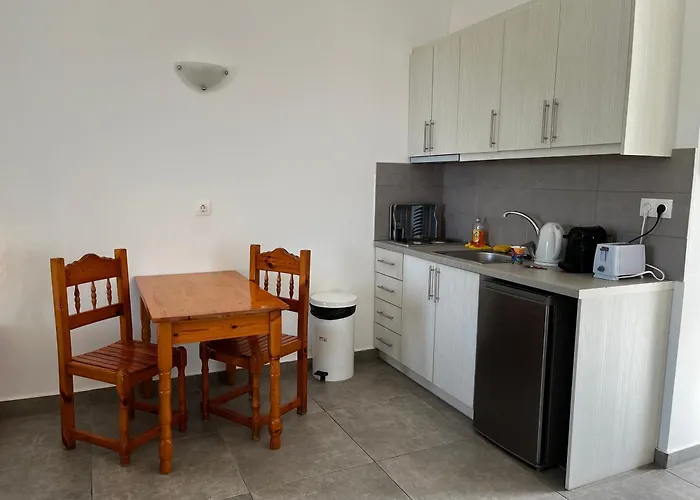 Paleo * Paleokastritsa