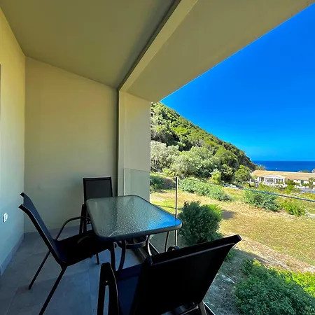 Paleo * Παλαιοκαστρίτσα